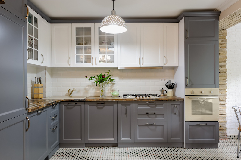 modern two tone kitchen